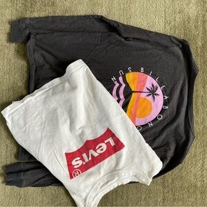 Billabong/Levi’s Youth M T-shirts